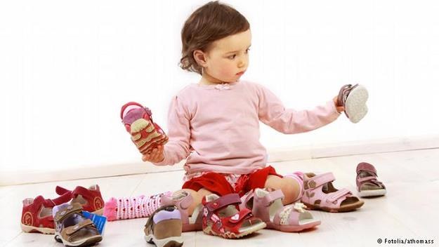 Na rynku niemieckim znów pojawiły się buty dziecięce, zawierające szkodliwe substancje /Deutsche Welle