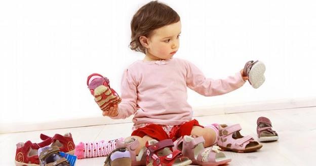 Na rynku niemieckim znów pojawiły się buty dziecięce, zawierające szkodliwe substancje /Deutsche Welle