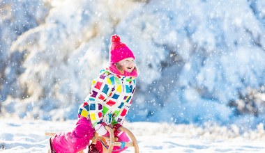 Na sanki i zimowy spacer. Schronisko górskie rzut beretem od Krakowa