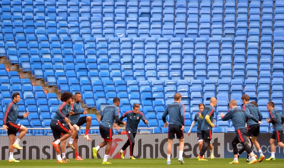 Na Santiago Bernabeu Real zagra z Bayernem Monachium /PETER KNEFFEL /PAP/EPA