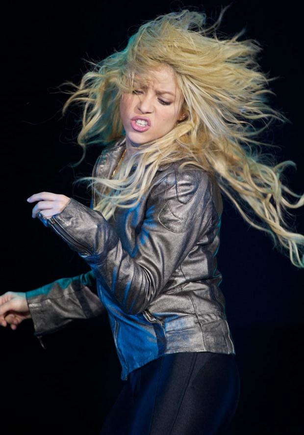 Na scenie Shakira jest prawdziwym wulkanem energii! Fot. Carlos Alvarez &nbsp; /Getty Images/Flash Press Media