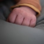 "Na ścianach był szron". Jest śledztwo ws. śmierci niemowlęcia w Radomiu