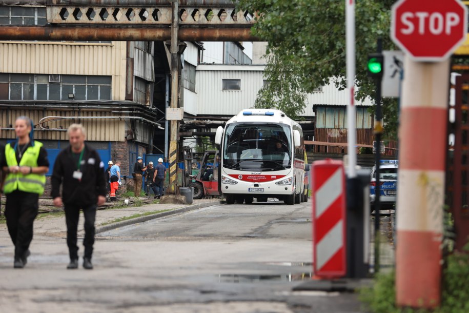 Na skutek wstrząsu w KWK Ruda Ruch Bielszowice zginął jeden górnik, a pięciu zostało rannych /Zbigniew Meissner /PAP