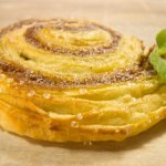 Na śniadanie zamiast jajecznicy robię cynamonkowy omlet. Zapach niesie się po całym domu