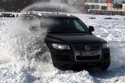 Na śniegu najlepiej radzą sobie auta 4x4 /INTERIA.PL