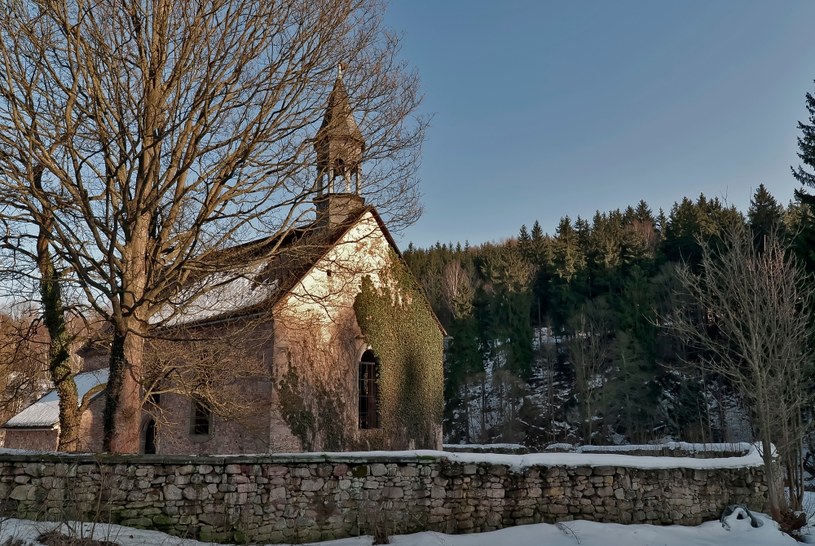 Na sprzedaż wystawiono zabytkowy kościół w woj. dolnośląskim. Źródło: jerha1952, CC-BY-3.0, Wikimedia Commons /