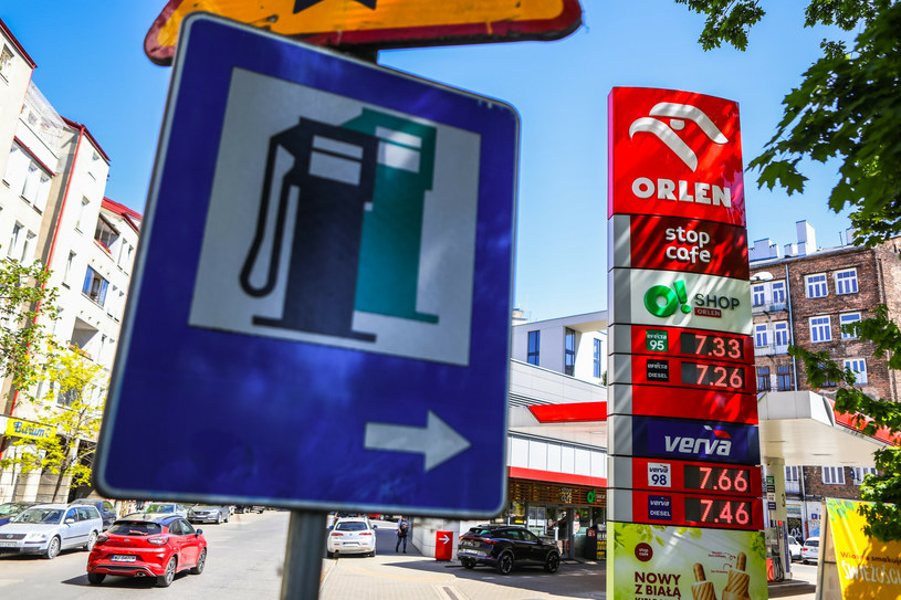 Na stacjach paliw w Polsce w ostatnich dniach obserwowaliśmy stabilizację cen paliw /Reporter