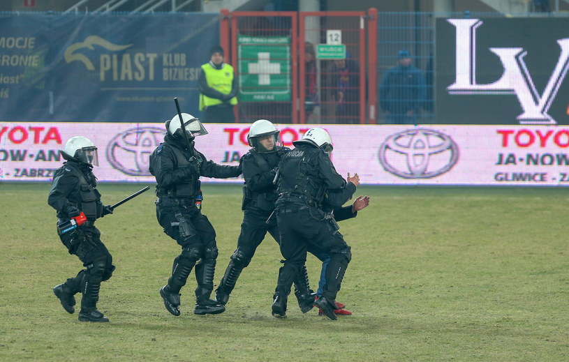 Na stadionie w Gliwicach musiała interweniować policja /PAP