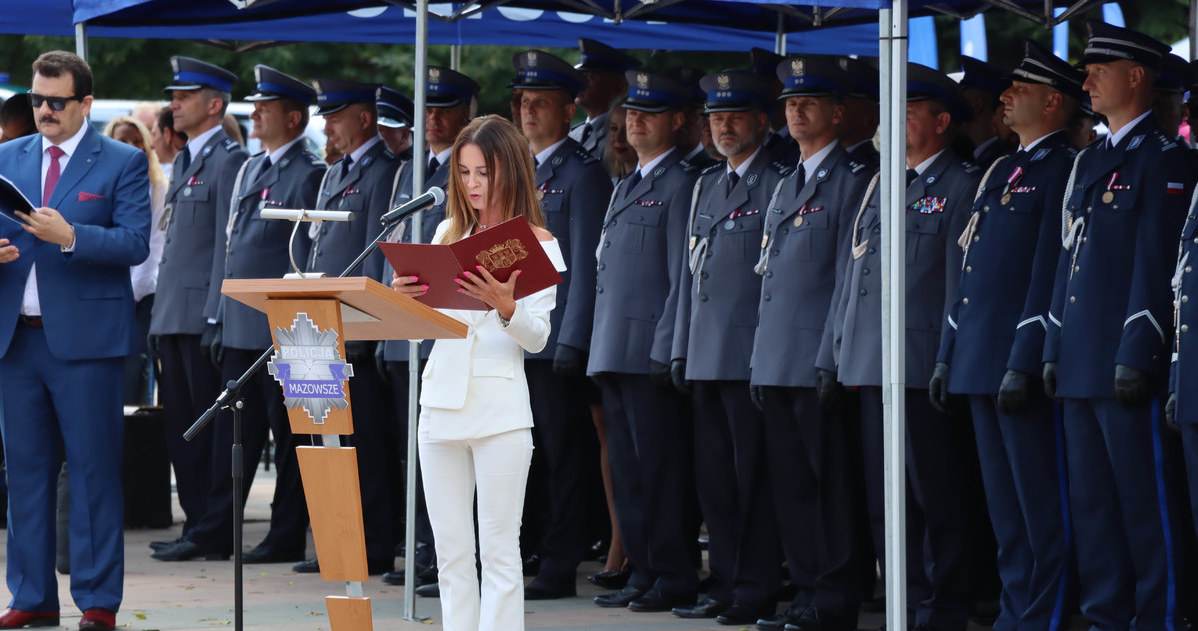 Na start policjant zarobić może nawet 4600 zł na rękę /Policja /Policja