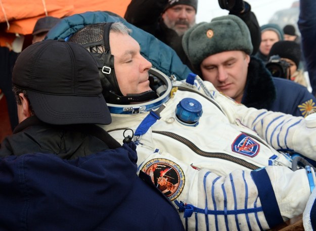 Na stepach Kazachstanu wylądowała kapsuła Sojuz TMA-14M /VASILY MAXIMOV /PAP/EPA