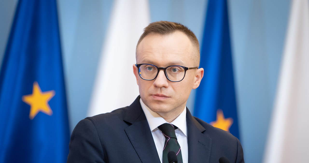 - Na sto procent inflacja spadnie we wrześniu poniżej 10 proc. - deklaruje wiceminister finansów Artur Soboń /Mateusz Wlodarczyk/NurPhoto /AFP