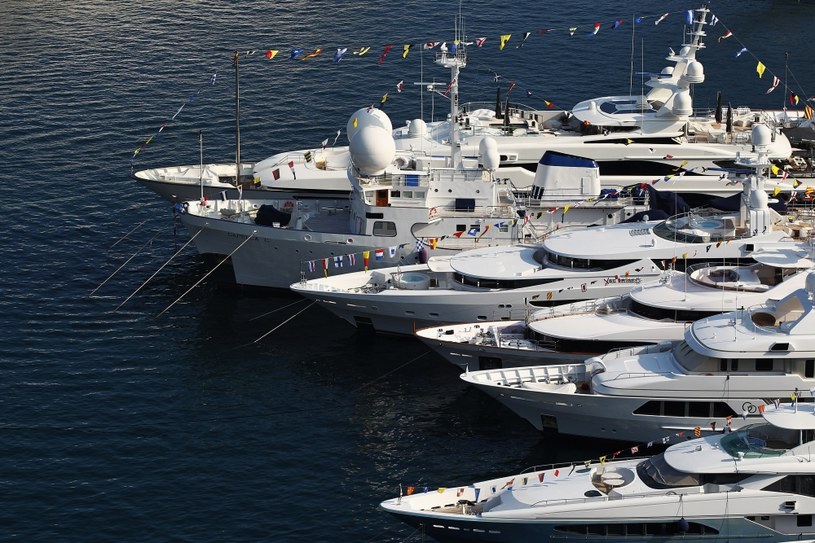 Na świecie buduje się około 400 jachtów rocznie /Getty Images/Flash Press Media