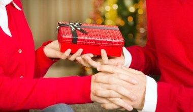 Na święta kup jej bransoletkę z tym kamieniem. Pięknie wygląda i ma ważną funkcję