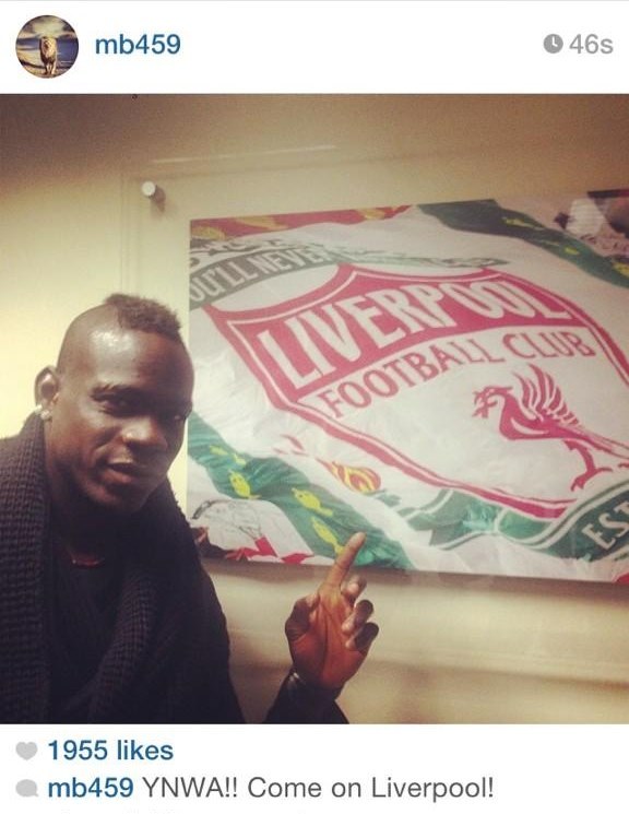 Na swym Instagramie Mario Balotelli opublikował zdjęcie z podpisem: "YNWA! (You'll Never Walk Alone!) Come on Liverpool! /Internet