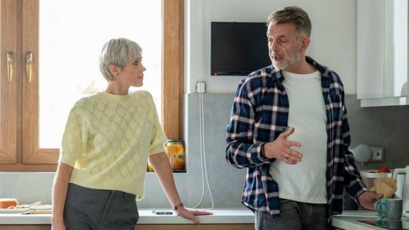 "Na sygnale": ma coraz większe problemy. Próbuje przed nimi uciec