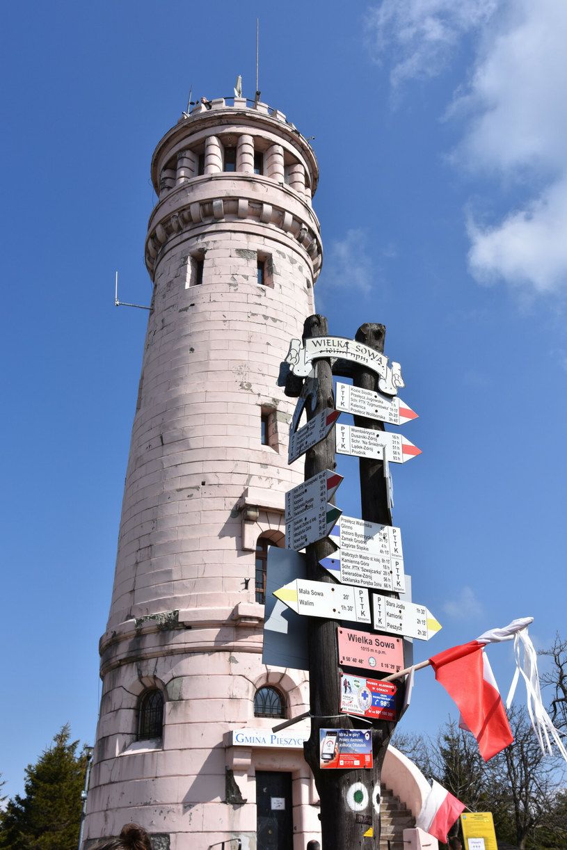Na szczycie Wielkiej Sowy znajduje się wieża widokowa /Albin Marciniak/East News /East News