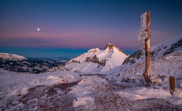 Na szlakach bardzo niebezpiecznie. W Tatrach lawinowa dwójka