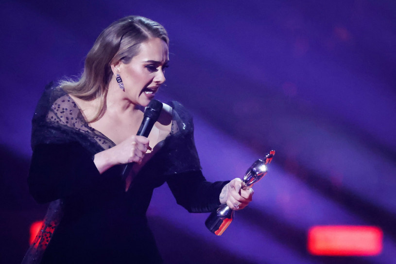 Na tegorocznym Brit Awards Adele zgarnęła aż 3 statuetki /TOLGA AKMEN/AFP/East News /East News