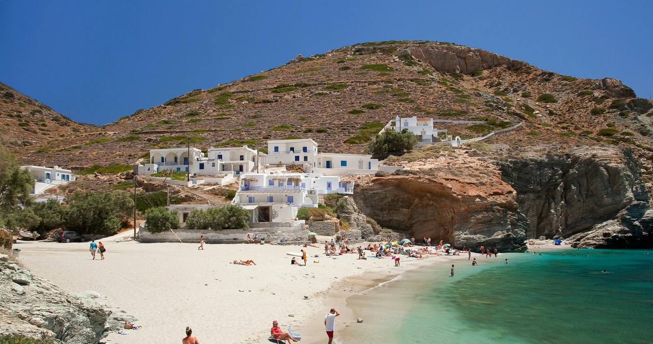 Na tej wyspie można spędzić greckie wakacje, ale z dala od tłumów /East News