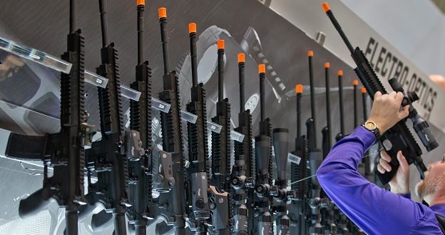 Na terenach Messezentrum w Norymberdze odbywają się światowe targi broni /EPA