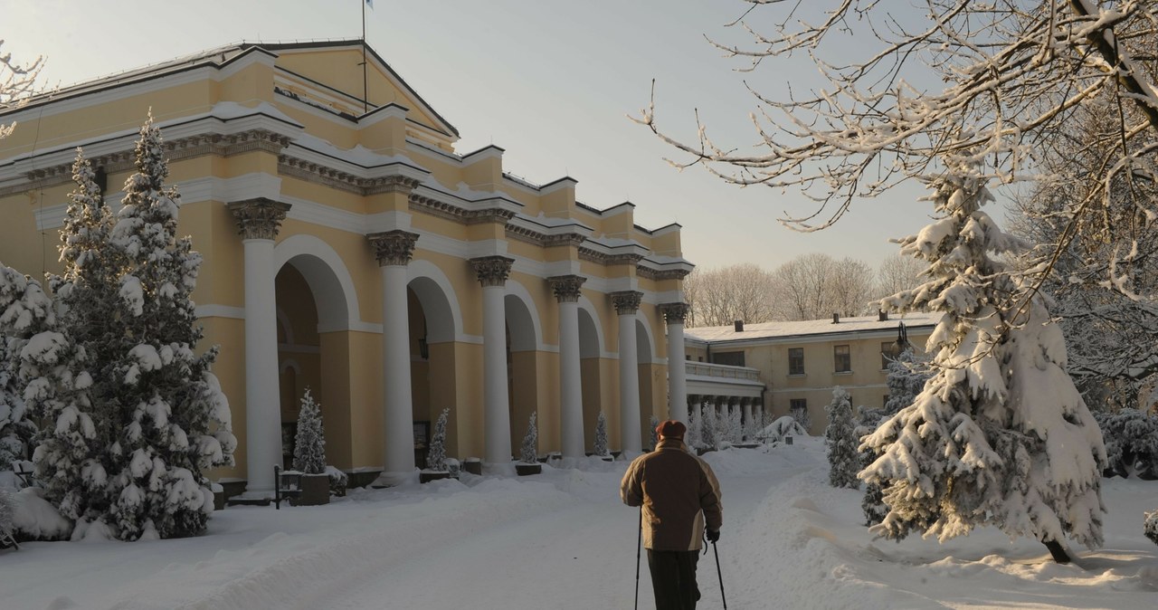 Na terenie uzdrowiska działa kilka sanatoriów. Jednym z nich jest Sanatorium Marconi, które mieści się w neoklasycystycznym budynku. /East News