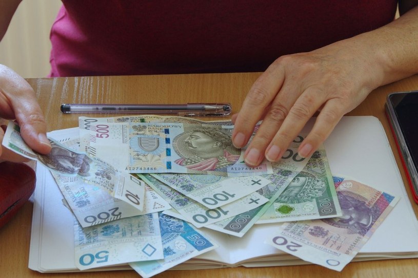 Na to czekało wiele osób. Od 1 stycznia 2988 zł i kilka zmian w świadczeniu pielęgnacyjnym