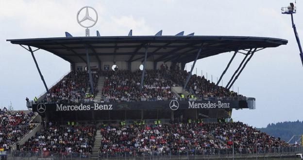 Na torze Nuerburgring w najbliższy weekend ma padać deszcz. To niezbyt optymistyczna prognoza. /AFP