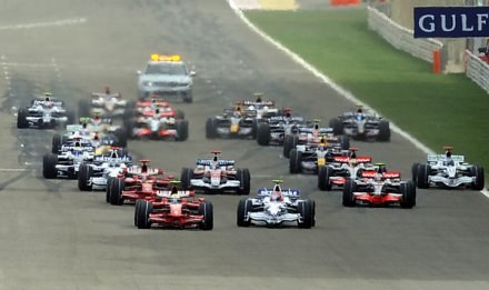 Na torze w Bahrajnie F1 zagości do 2016 roku /AFP