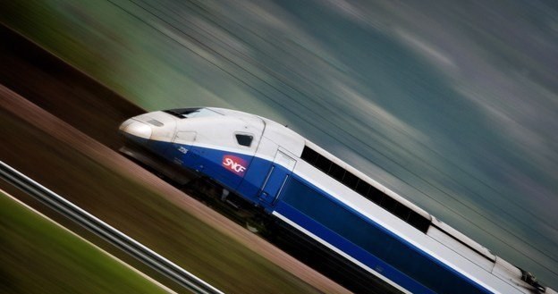 Na trasie z Paryża do Brukseli TGV przejął 95 proc. pasażerów /AFP