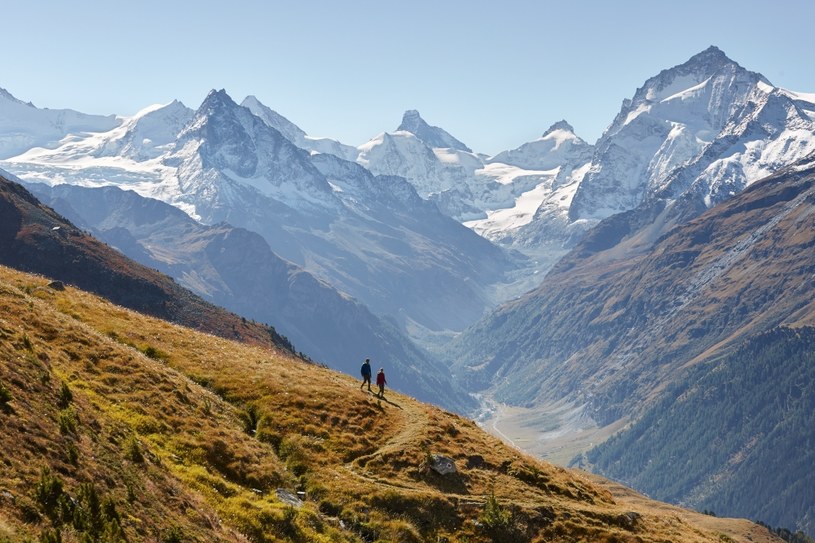 Na turystów czeka ponad 10 tys. km szlaków, 937 szczytów górskich i 615 jezior /Switzerland Tourism