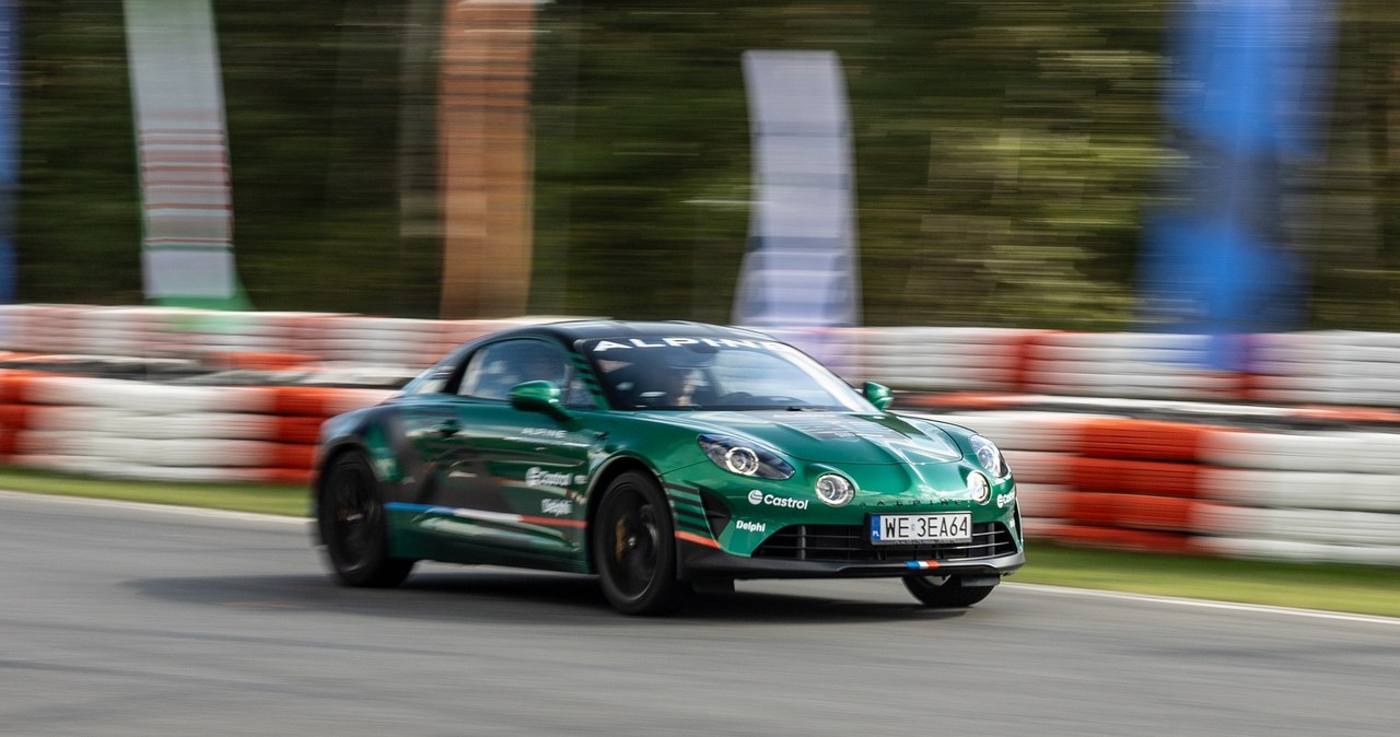 Na uczestników programu  Alpine Driving Experience czeka flota pięciu egzemplarzy Alpine A110S. /Michał Jaroń /INTERIA.PL