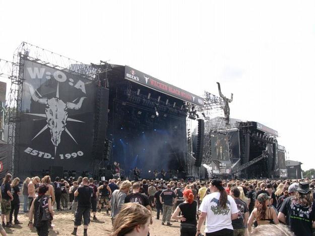 Na Wacken Open Air przyjeżdżeją tysiące fanów metalu z całego świata - fot. Bartosz Donarski /INTERIA.PL