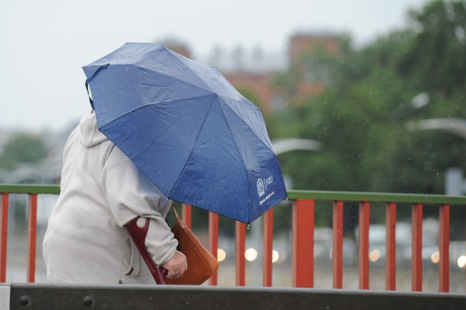 Na weekend synoptycy zapowiadają deszcze /Marcin Bielecki /PAP