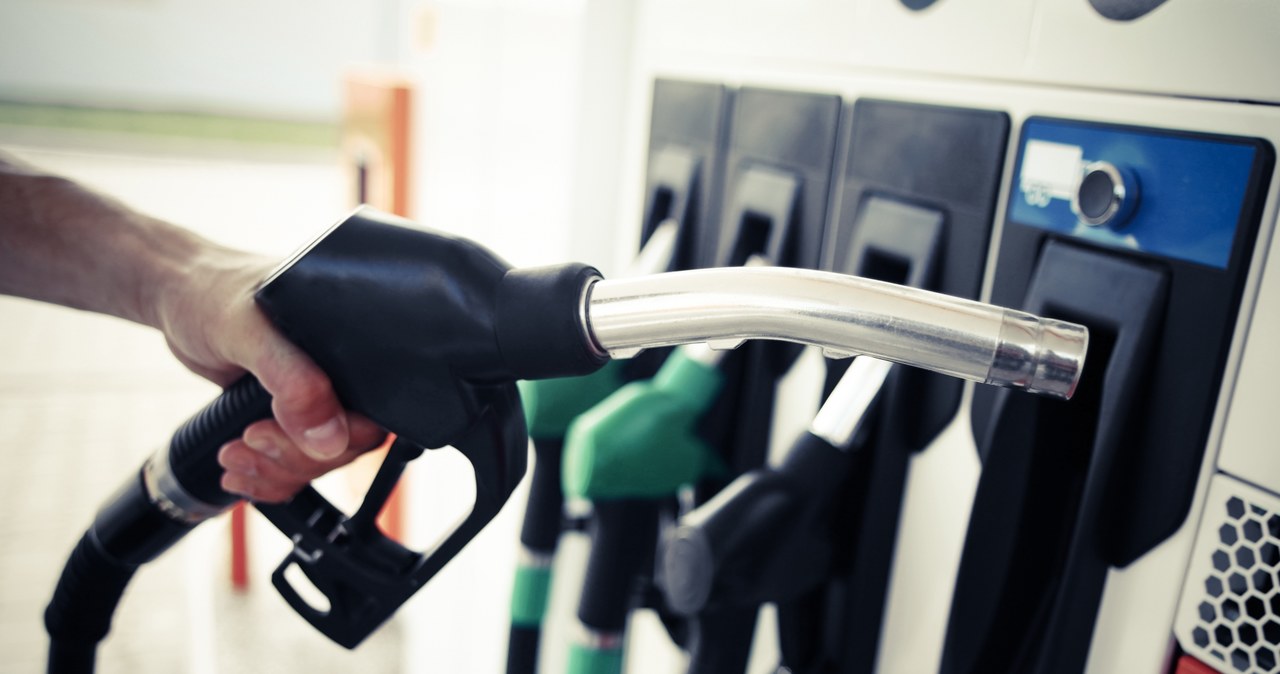 Na Węgrzech cudzoziemcy nie mogą kupować benzyny po niższej cenie /123RF/PICSEL