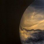 Na Wenus wieją wiatry silniejsze niż ziemskie huragany. Co je napędza?