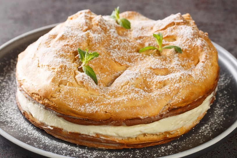 Na Wielkanoc robię karpatkę ze specjalnym dodatkiem. Przepis na ciasto mam od babci