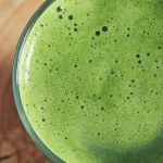 Na włosy i skórę jest lepsza od kolagenu, pomaga przy anemii. Najlepszy przepis na sok z pokrzywy 