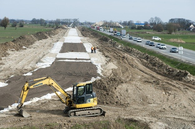 Na wschodzie też pojawią się nowe drogi ekspresowe /Wojciech Stróżyk /Reporter