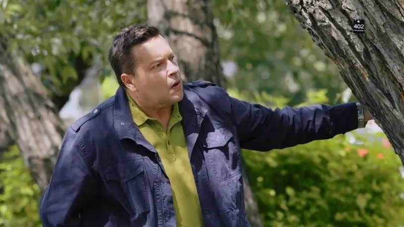 "Na Wspólnej". Odcinek 4077. Śledzi znajomą podczas randki. To nie jest zdrowe