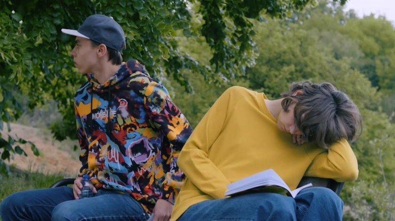 "Na Wspólnej". Odcinek 4096. Przysnęła w parku, bo skręcała długopisy po nocy. Złodziej tylko na to czekał