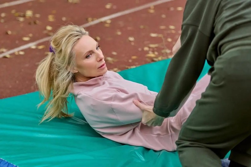 "Na Wspólnej". Odcinek 4130. To miały być zdjęcia dla kochanka. Trafiły do sieci