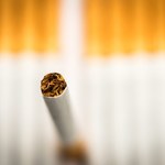 Na Wyspach wprowadzają zakaz palenia tytoniu w aucie
