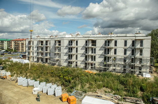 Na zdj. Budowa mieszkań w programie Mieszkanie Plus w Białej Podlaskiej /Wojciech Pacewicz /PAP