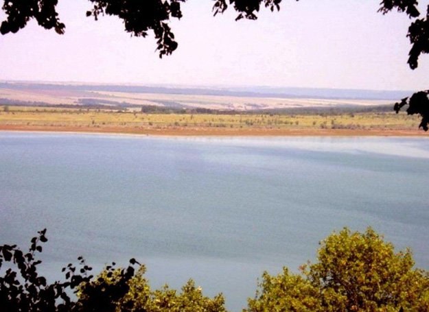 Na zdj. Jezioro Rabisza, gdzie podobno żyje bułgarski kuzyn potwora z Loch Ness /Archiwum
