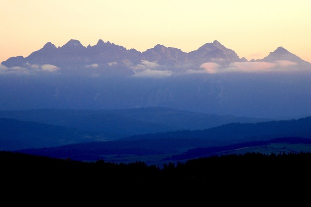 Na zdj. Karpaty - Spisz i Magura Spiska na tle Tatr Bielskich /Marek Angiel /PAP