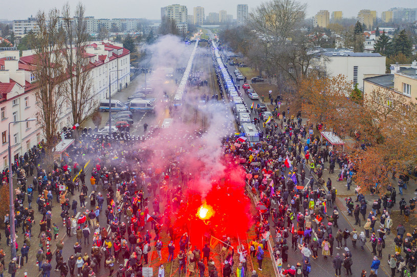 Na zdj. manifestacja pod domem Jarosława Kaczyńskiego /Robert Neumann /Agencja FORUM