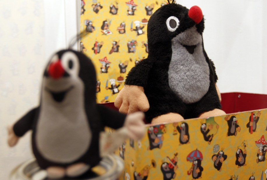 Na zdj. maskotka Krecika / 	Andrzej Grygiel    /PAP