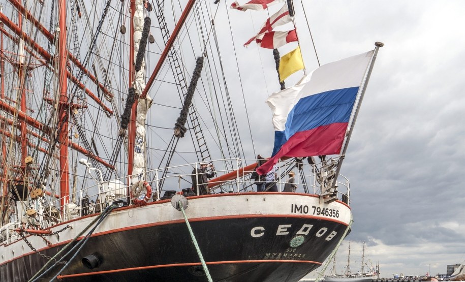 Na zdj. największy szkolny żaglowiec świata - rosyjski Siedow /Jerzy Ochoński   /PAP