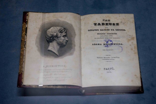 Na zdj. pierwsze wydanie paryskie "Pana Tadeusza" z 1834 r. / 	Maciej Kulczyński    /PAP