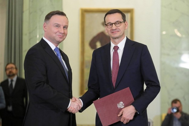 Na zdj. prezydent Andrzej Duda (L) oraz Mateusz Morawiecki, który ma tymczasowo kierować ministerstwem sportu /Paweł Supernak /PAP